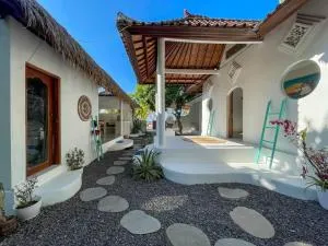 The Hidden Escapes Amed - Unique Beachfront Villa on Amed - 卡朗阿森