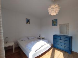 Maisons de vacances Grande maison avec jardin, proche plage, 4 chambres, terrasse, pour 8 personnes - Ile d'Oleron - FR-1-778-22 : photos des chambres