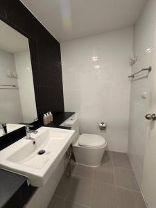 Cozy,convenient,shopping area