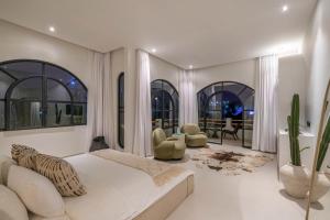 Villa Golden Canggu - Modern Chic 2BR Villa Near Finns Recreation Club