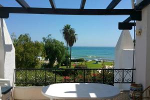 Casa del Mar on Calahonda Beach FRONTLINE