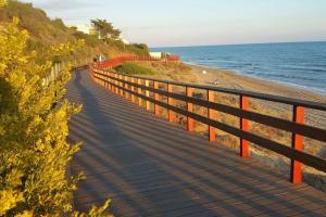 Casa del Mar on Calahonda Beach FRONTLINE