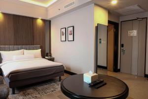 Deka Hotel Surabaya HR Muhammad