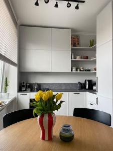 Oldtown Apt wBalcony, free Pkg