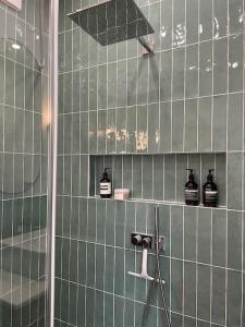 Oldtown Apt wBalcony, free Pkg