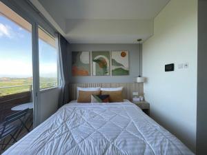 Sea View Apartment at Nuvasa Bay Kalani Tower in Nongsa Area