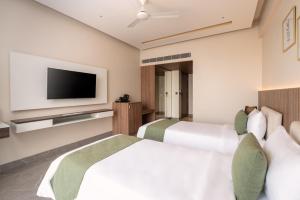 Foxtrail, Sector 42 - AM Hotel Kollection