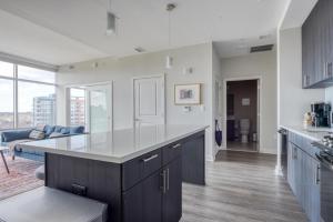Fairfax 1BR w pool elevator workspace WDC-778