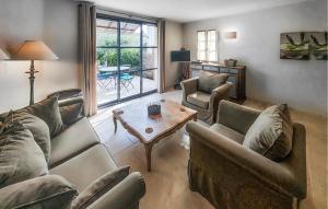 Stunning Home In Saint-Laurent-De-La-Ca