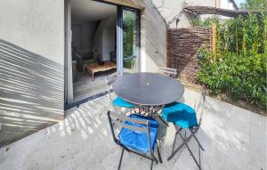 Stunning Home In Saint-Laurent-De-La-Ca