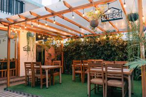 Bardali Restro and Residency