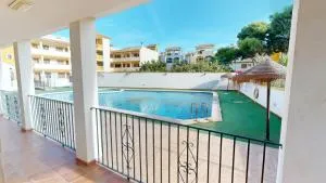 Holidoo Travel "Roda 8" - Los Cortados