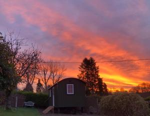 Green Valley, Cotswold stay with hamper