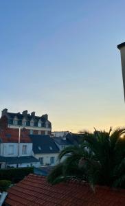 Appartements Appartement COSY proche commerces et Naval Group : photos des chambres