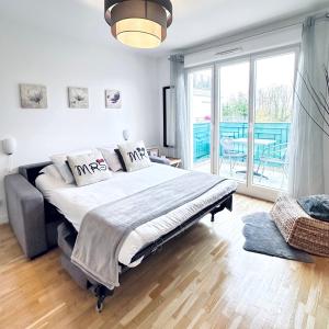 Sweet apartment in front of Disneylands castel