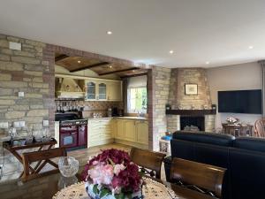 Casa con Piscina, Jardín, Barbacoa, A.A. y Wifi en Sant Pere Pescador - ES-89-74