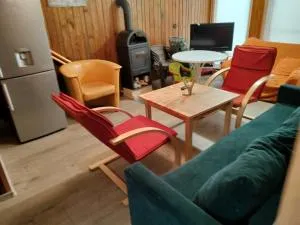 Leśna Chata kuracyjna nad rzeką z sauną w Borach Tucholskich - Żalno