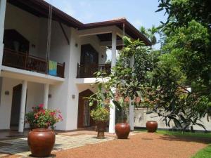 Neue Villa Wunderschön - Ubytování bez kategorie ve městě Bentota