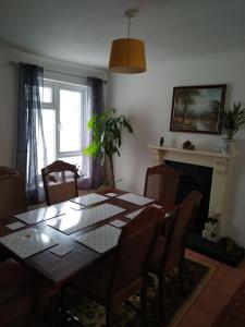 Cheerful 3-bedroom townhouse with free parking on site