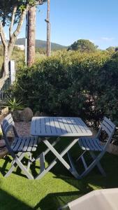 Appartements T1 bis climatimatise -Agosta Plage- 10 min a pied : photos des chambres