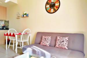 unixx city ​​center Highrise apartment with ocean 27f