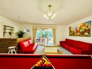 Doubel story home next to the Shopping center - Bayswater