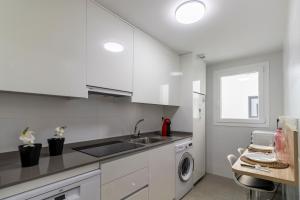 RentitSpain - Playa Granada - Apartamento Aguacate Golf y Costa