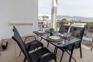RentitSpain - Playa Granada - Apartamento Aguacate Golf y Costa