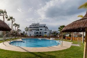 RentitSpain - Playa Granada - Apartamento Aguacate Golf y Costa