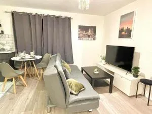 Lovely Modern 3 Bedroom House Doncaster, Family Contractor Friendly, Sleeps 6 - Fenwick