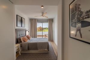 RentitSpain - Playa Granada - Apartamento Serena con Terraza con Vista al Golf