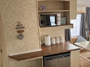 Caravan Sleeps 4 with Free Parking