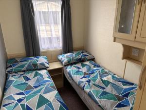 Caravan Sleeps 4 with Free Parking