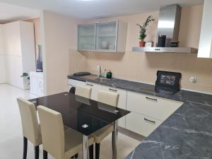 Villa Romana con piscina privada y vistas al jardín