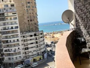 شقه فندقيه Vip علي البحر - ‘Izbat Far‘awn