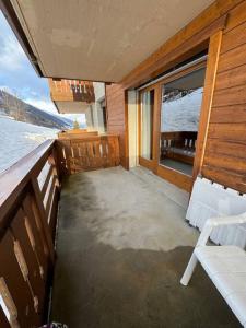 Studio Blitzingen, Castle B1