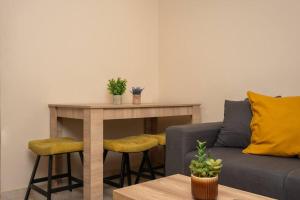 Calm And Quiet 1BR Apt 2 minutes to Syggrou-Fix Metro