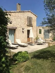 Dreamy guesthouse amidst a marvellous property - Le Barroux