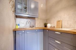 Historical apartments x Free parking SELF CHECK IN 24x7 by H&H