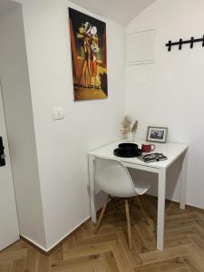 GG art apartments III