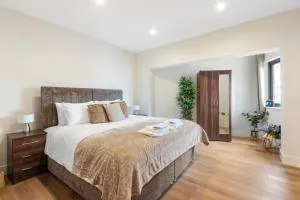 Modern One-Bedroom Flat in Morden SM4, London - Morden