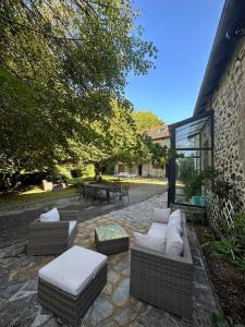 Maisons de vacances Gite en Correze 12 pers, Piscine chauffee et Salle de jeux : photos des chambres