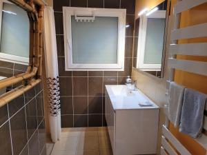 Maisons de vacances Gite, Plain-pied, labellise Clevacances, Finistere : Maison 3 Chambres