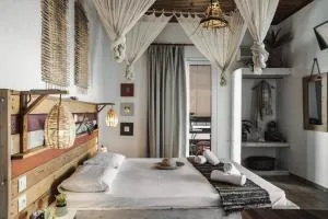 Kanela Studios - Alikes