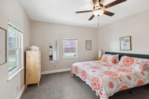 Chestnut St 3 Bedroom House in Historic Loveland