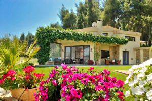 The Sani Jewels, Villa Anna