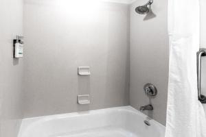 Studio Suite room in Holiday Inn Express Hotel & Suites Salina an IHG Hotel