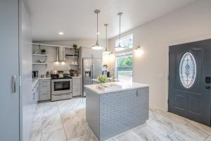 Serene Hill Country Home w Romantic Garden Escape