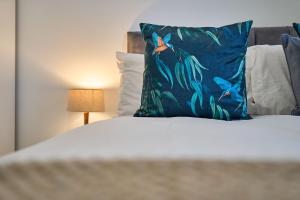 Host & Stay - 23 Waterside Place