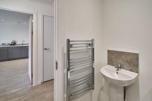 Host & Stay - 23 Waterside Place